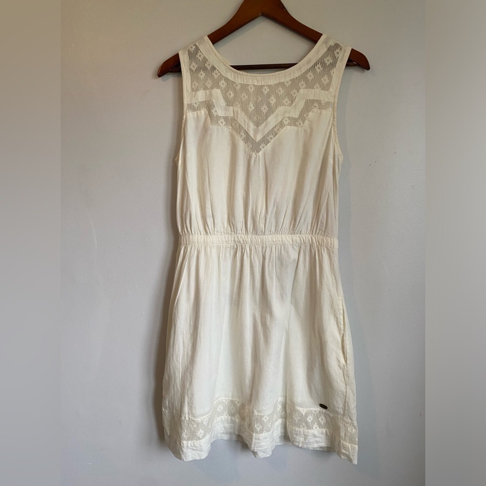 NWT Quicksilver Dress women’s size M. Cream cotton dress. Mesh details